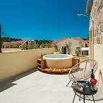 Casa Antika