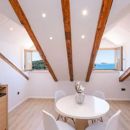 Apartament Casa Antika